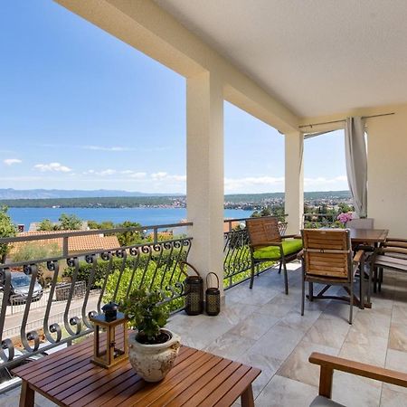 And Charming Apartment In Vantacici Malinska Bagian luar foto