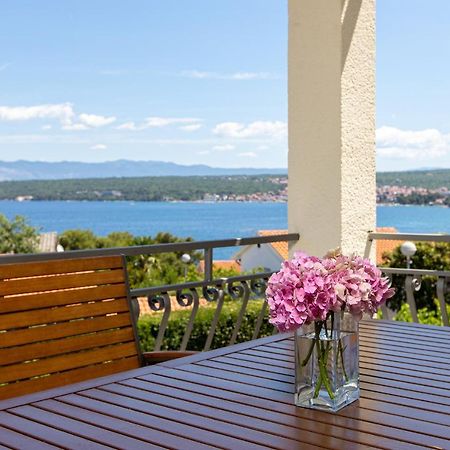 And Charming Apartment In Vantacici Malinska Bagian luar foto