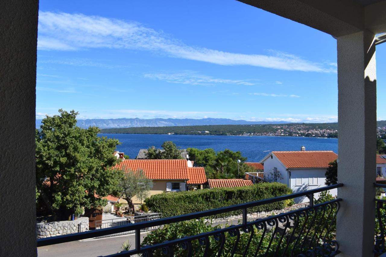And Charming Apartment In Vantacici Malinska Bagian luar foto