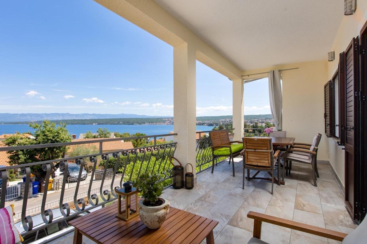 And Charming Apartment In Vantacici Malinska Bagian luar foto