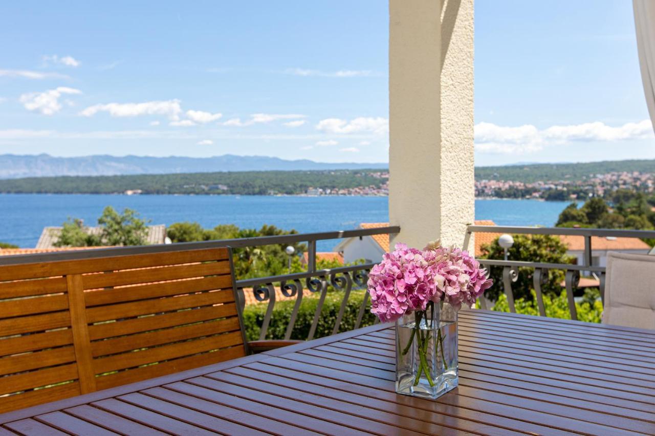 And Charming Apartment In Vantacici Malinska Bagian luar foto