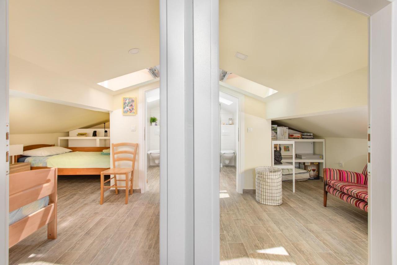 And Charming Apartment In Vantacici Malinska Bagian luar foto